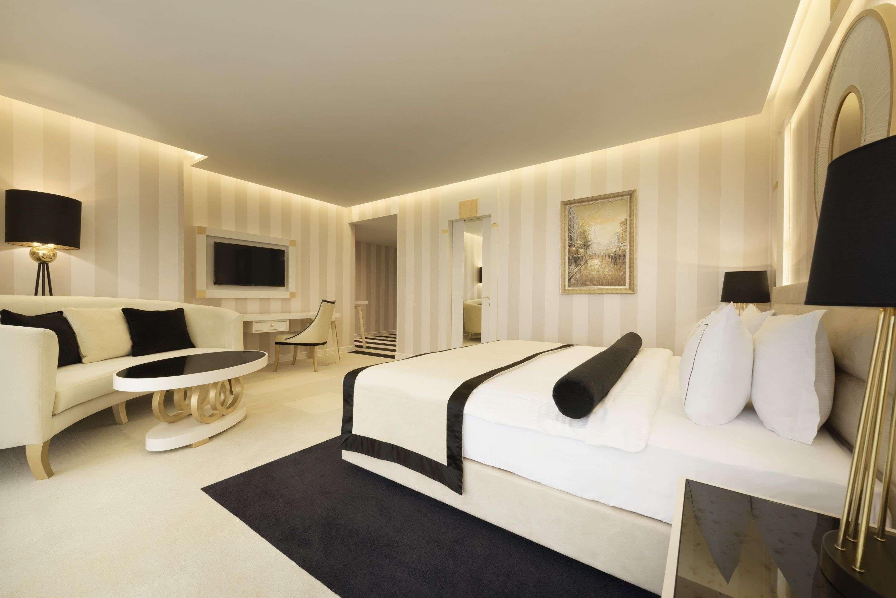 Ramada Hotel & Suites By Wyndham Istanbul- Sisli Exterior photo